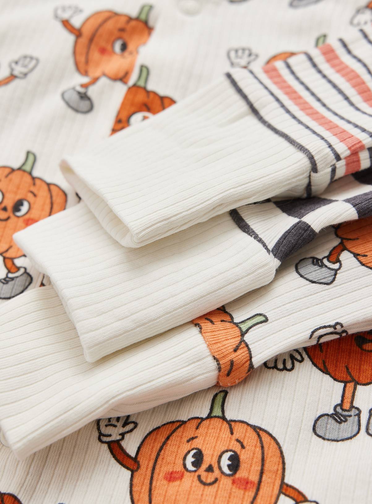 Halloween Print Sleepsuits 3 Pack Up to 1 mth - Image 2